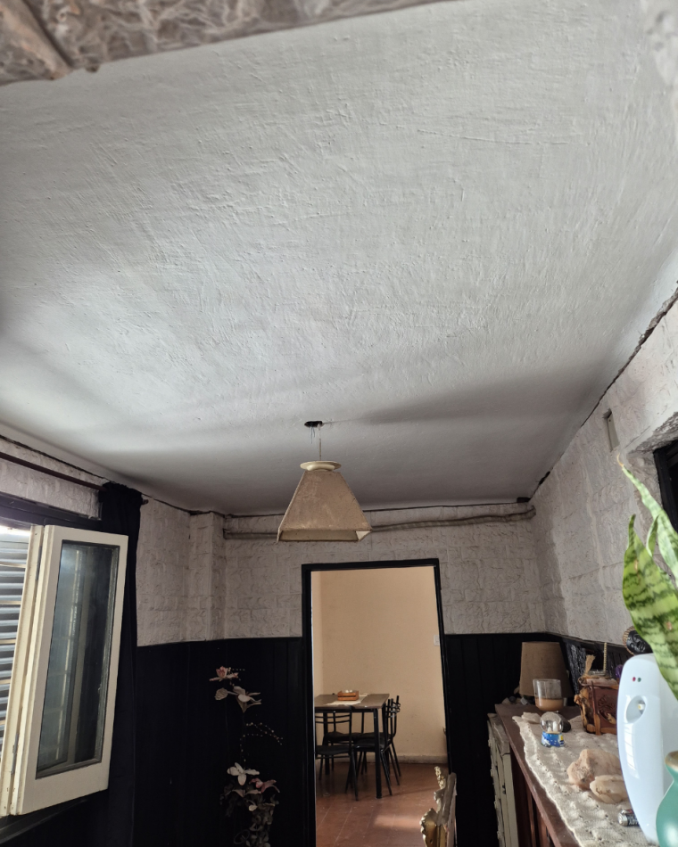 Increible casa en venta en Alberti 2600 2 dorm