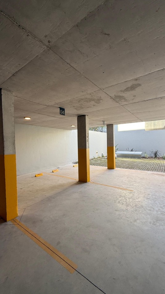 Cocheras en venta en Crespo 3033