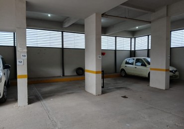 EN VENTA - Cocheras en pleno centro 